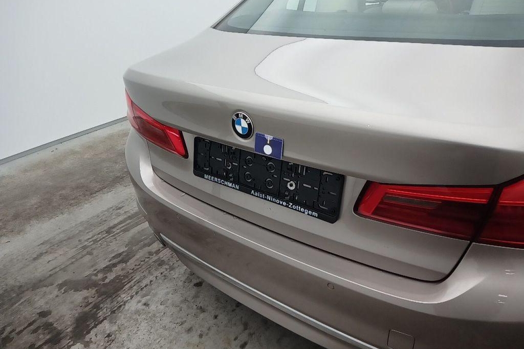 BMW 5 Series 2017 фото 43