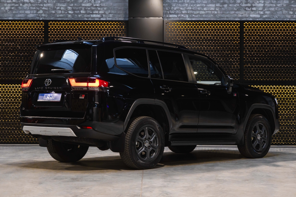 Toyota Land Cruiser GR 2023 photo 9