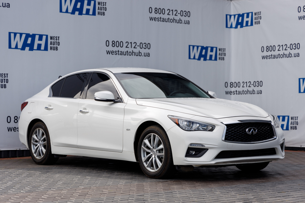 Infiniti Q50 фото 2