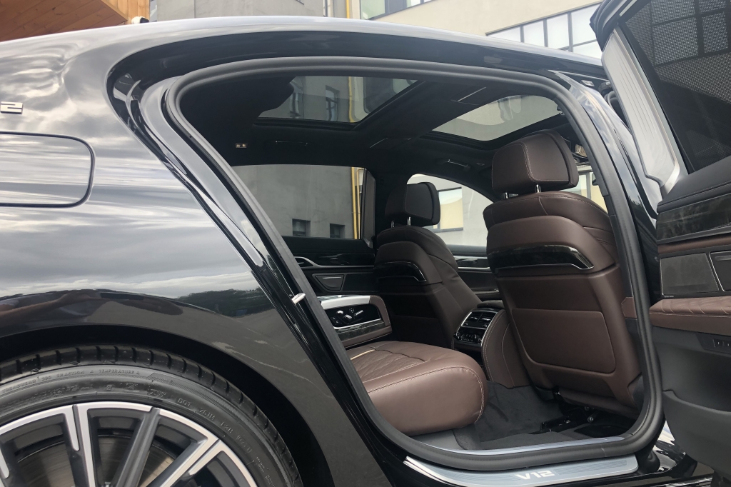 BMW 760 Li M XDrive  2021 фото 4