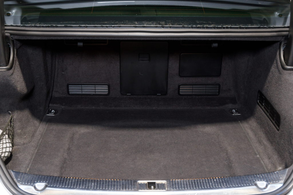 Audi A8 2014 photo 18