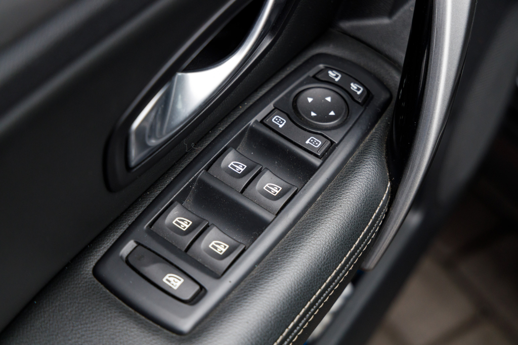 Renault Laguna III 2011 фото 25