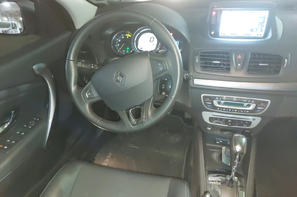 Renault Megane 2015 фото 5