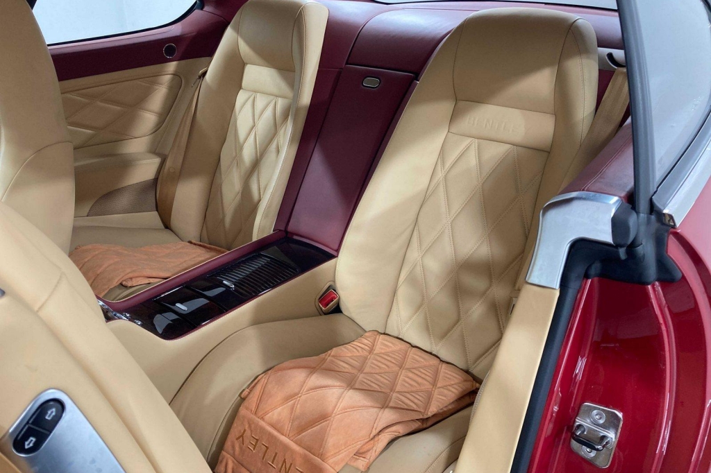 Bentley Continental 2005 фото 1