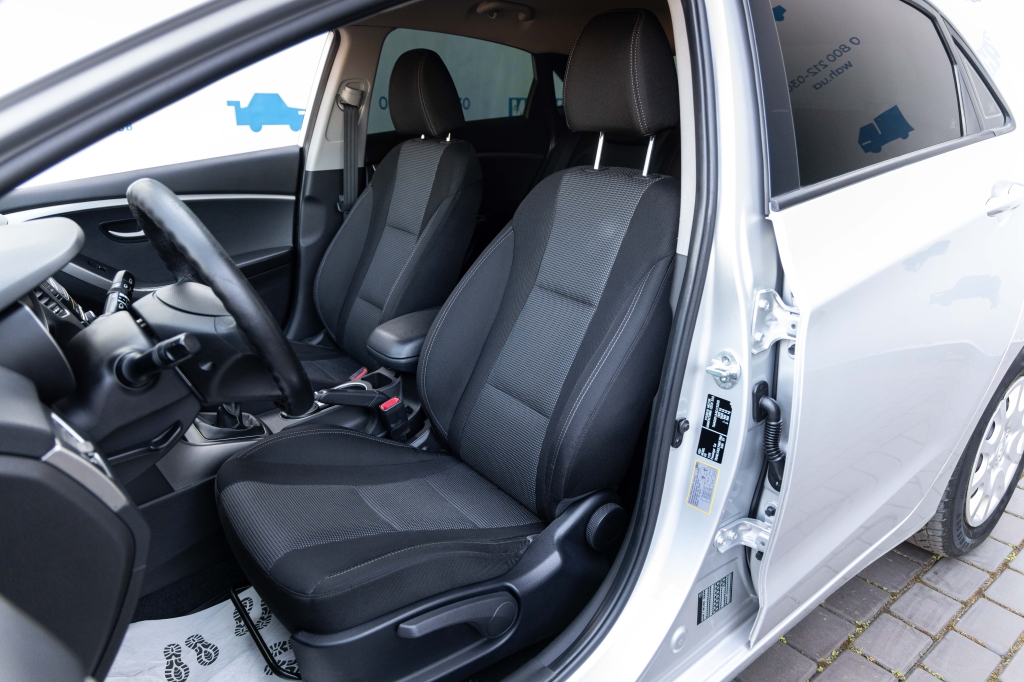 Hyundai i30 2013 photo 12