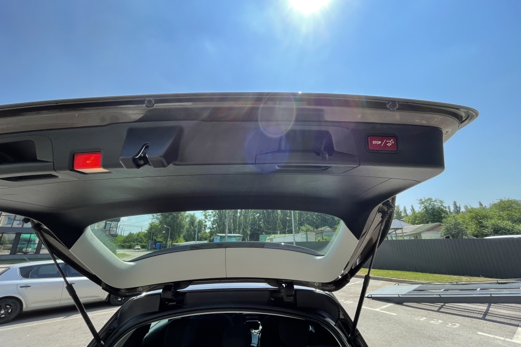 Mercedes-Benz GLC 250 4MATIC 2016 photo 9