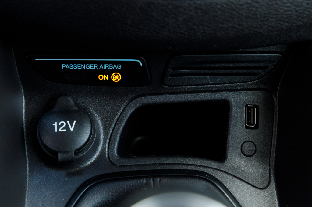 Ford Courier 2017 photo 10