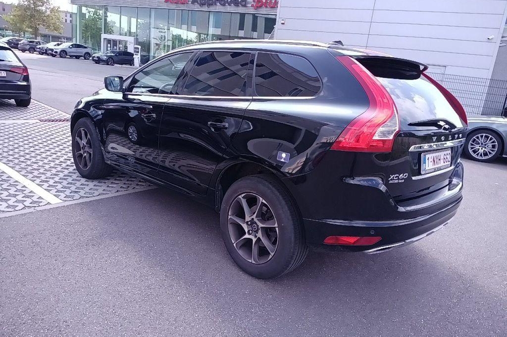 Volvo XC60 2016 фото 25