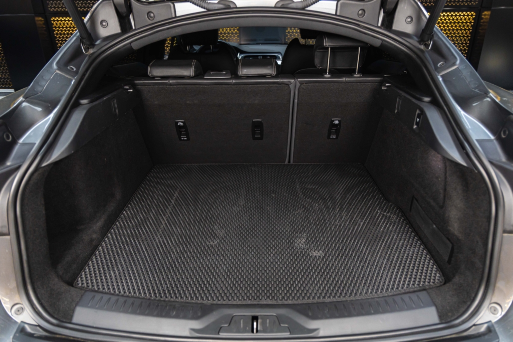Jaguar I-Pace 2019 фото Jaguar I-Pace 2019 фото 36