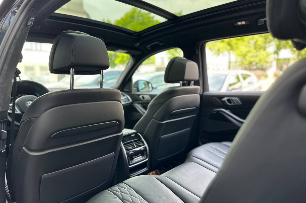 BMW X7 M50d 2020 фото 17