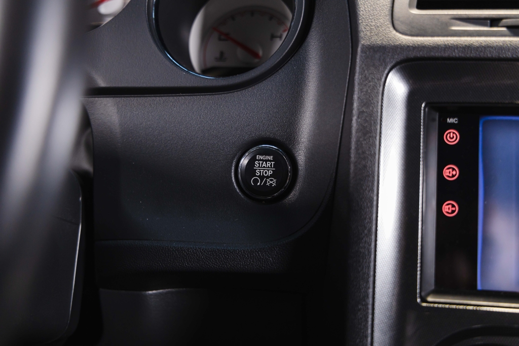 Dodge Challenger 2013 фото 27