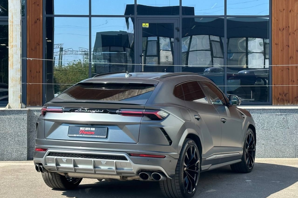 Lamborghini Urus 2019 фото Lamborghini Urus 2019 фото 6
