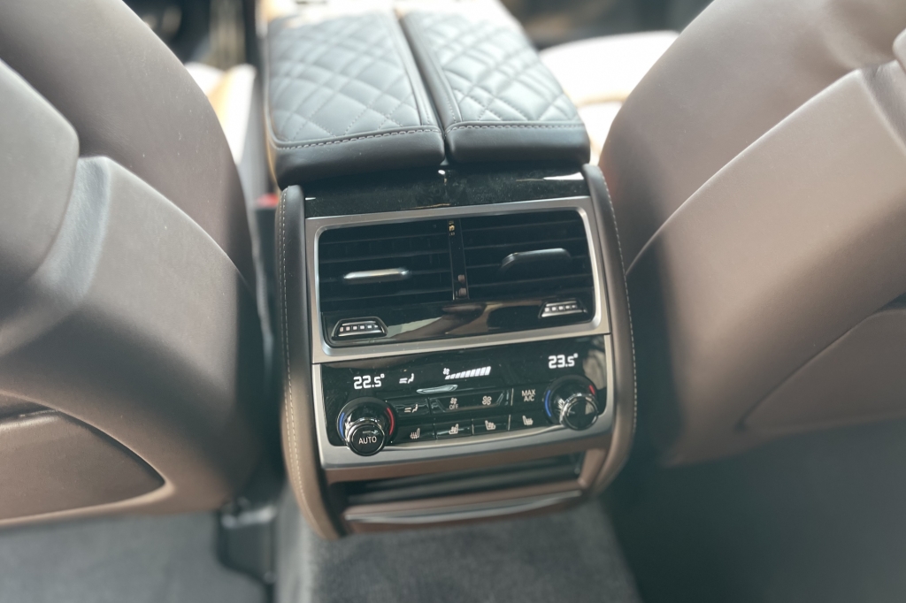 BMW 760 Long XDrive 2021 фото 13