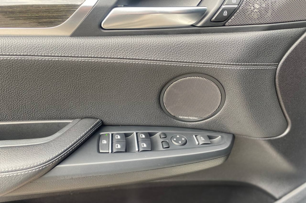 BMW X3 28i AT 2015 photo 9