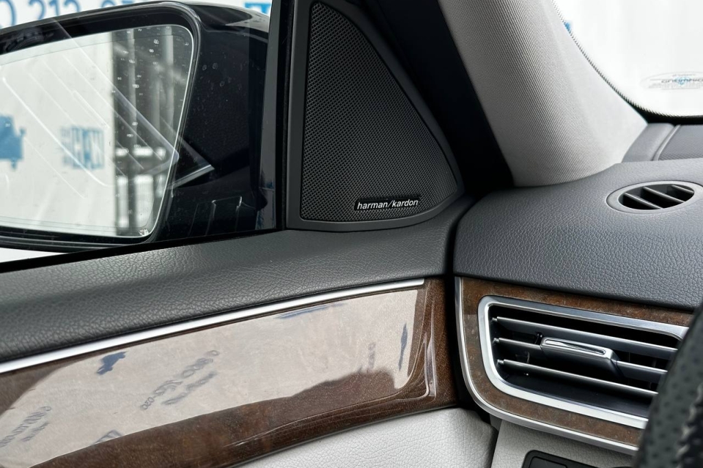 Mercedes-Benz E-Class 2015 4Matic фото Mercedes-Benz E-Class 2015 4Matic фото 13