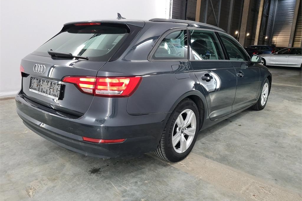 Audi A4 Avant 2016 фото 5