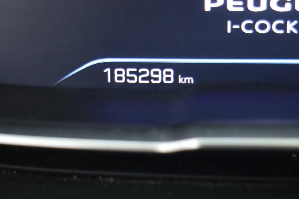 Peugeot 5008 2018 фото 7