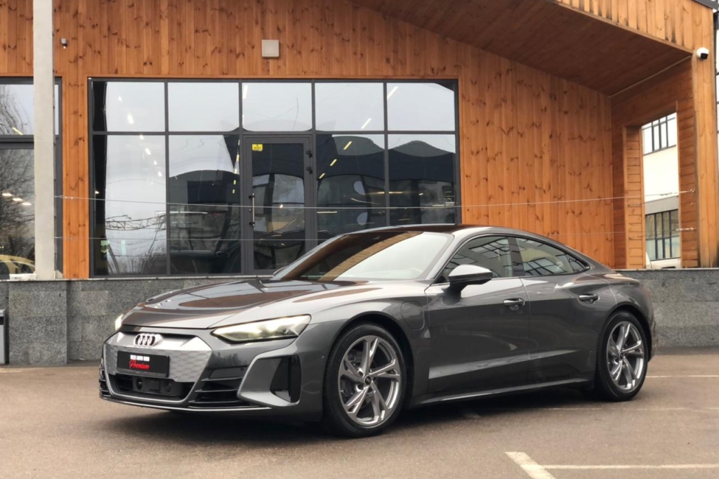 Audi e-tron GT 2021 фото 9