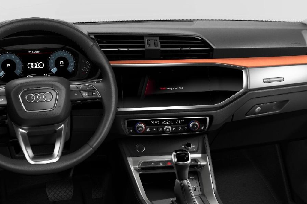 Audi Q3 2020 фото 1