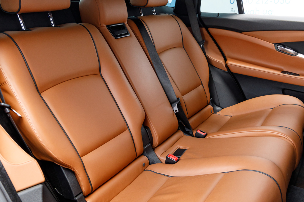 BMW 530 GT xDrive 2015 photo 24