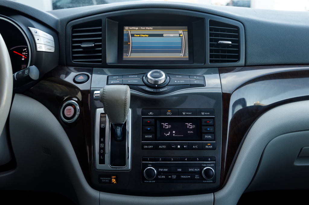 Nissan Quest 2012 фото 11