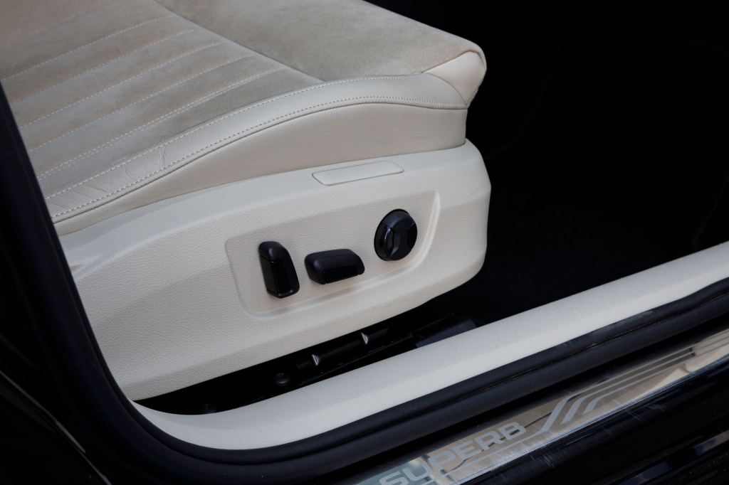 Skoda Superb 2017 фото 19