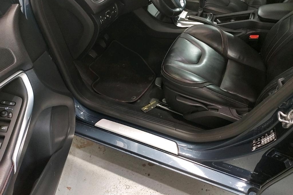 Volvo V40 2017 фото 19