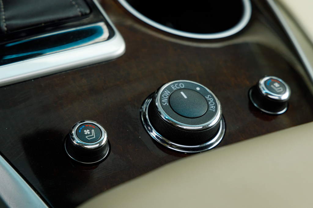 Infiniti QX60 HYBRID 2017 photo 23