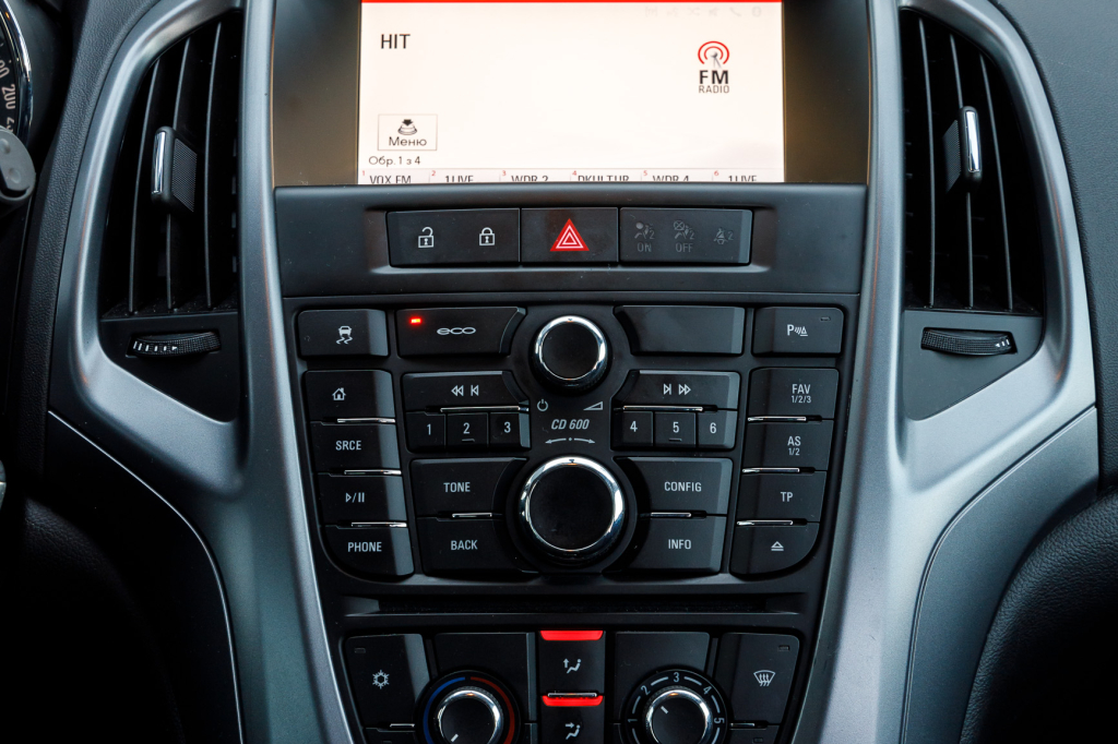 Opel Astra J 2014 фото 28