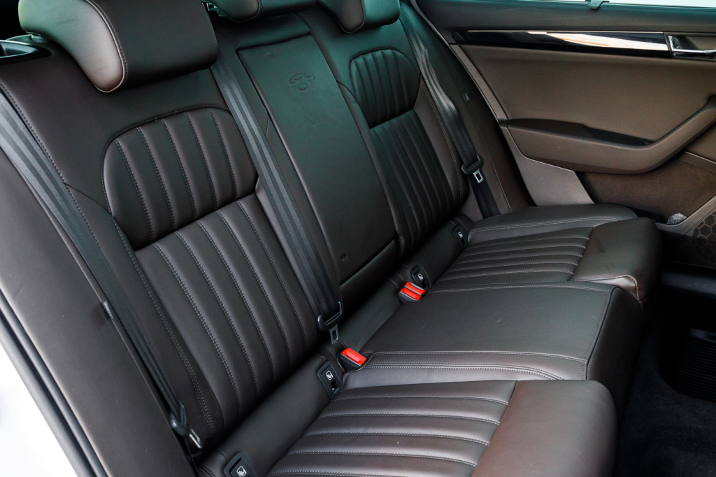 Skoda Superb Laurin & Klement 4x4 2015 photo 15