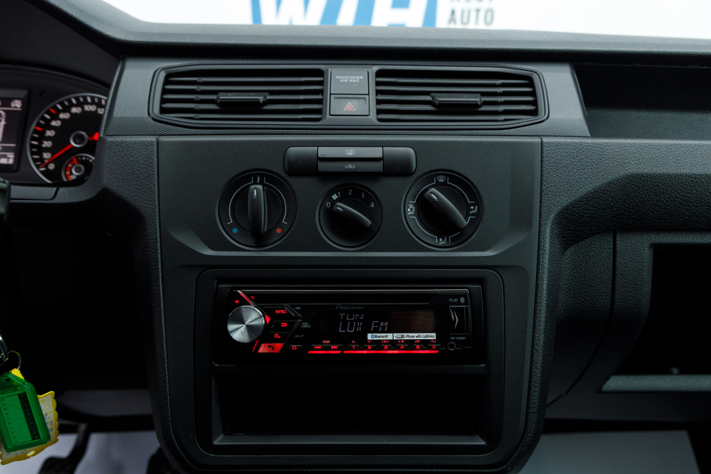 Volkswagen Caddy photo 15