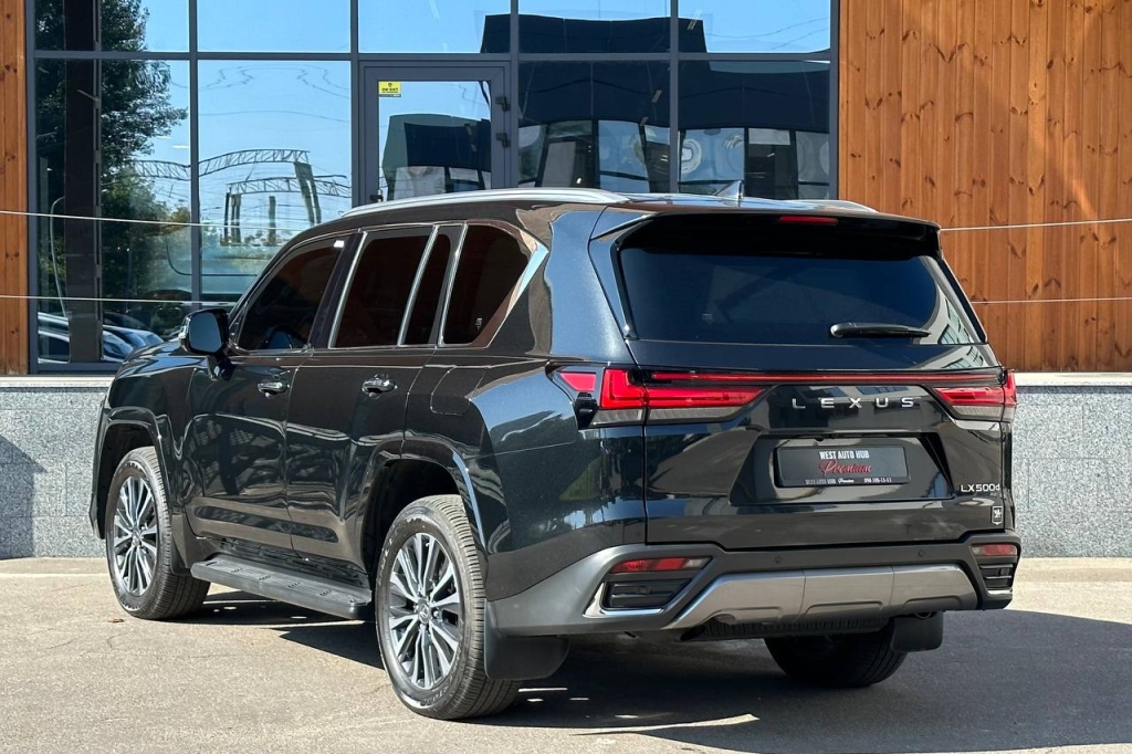 Lexus LX 500d 2023 photo 3