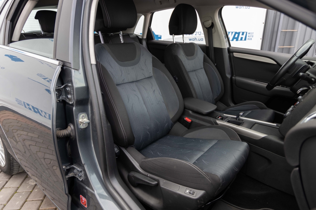 Citroen C4 2015 photo Citroen C4 2015 photo 24