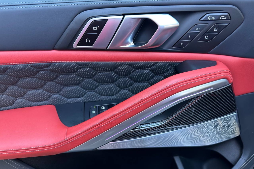 BMW X6 M Competition 2022 фото 12