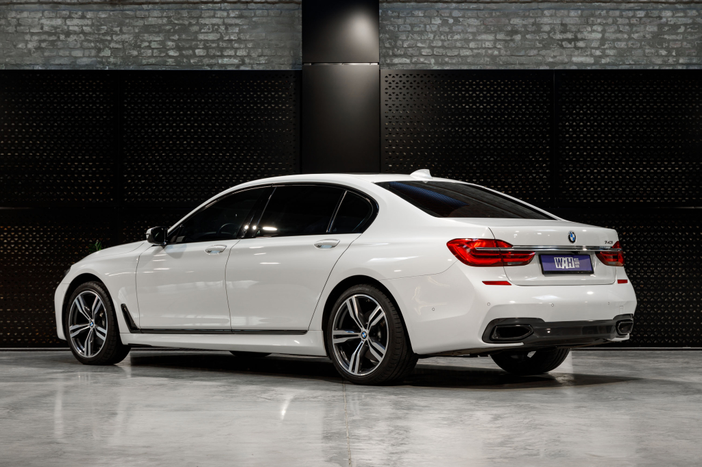 BMW 740 2016 photo 5