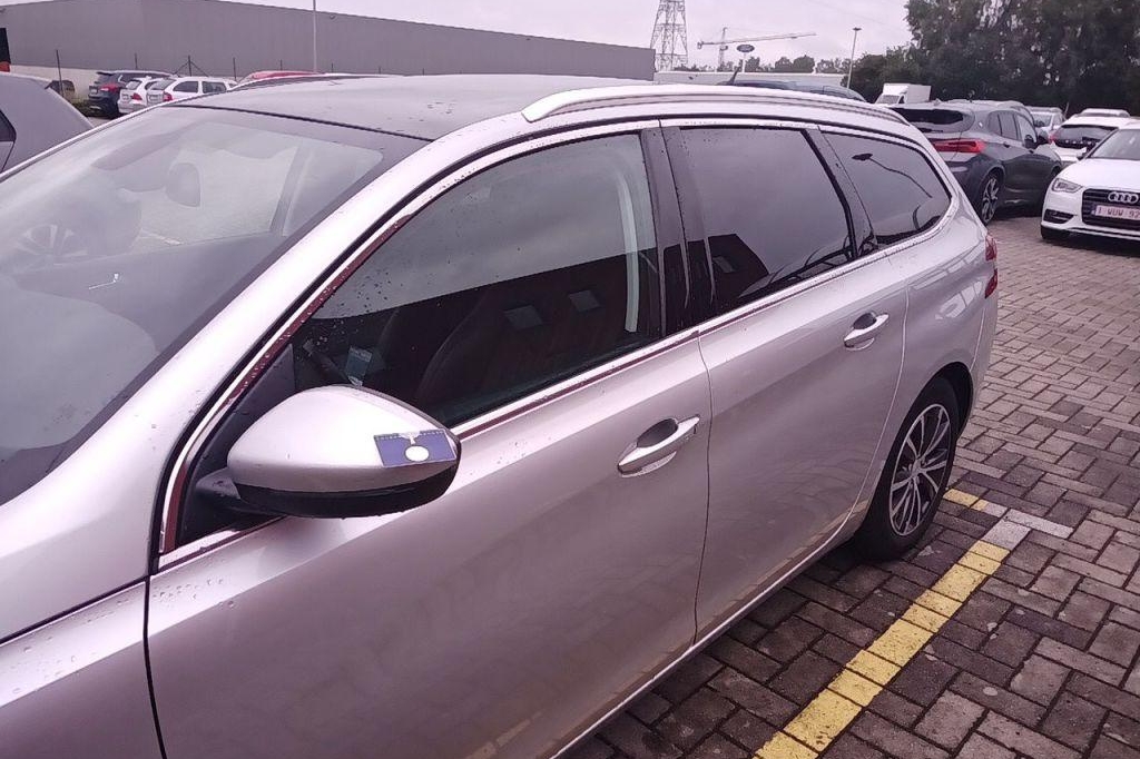 Peugeot 308 2016 фото 17