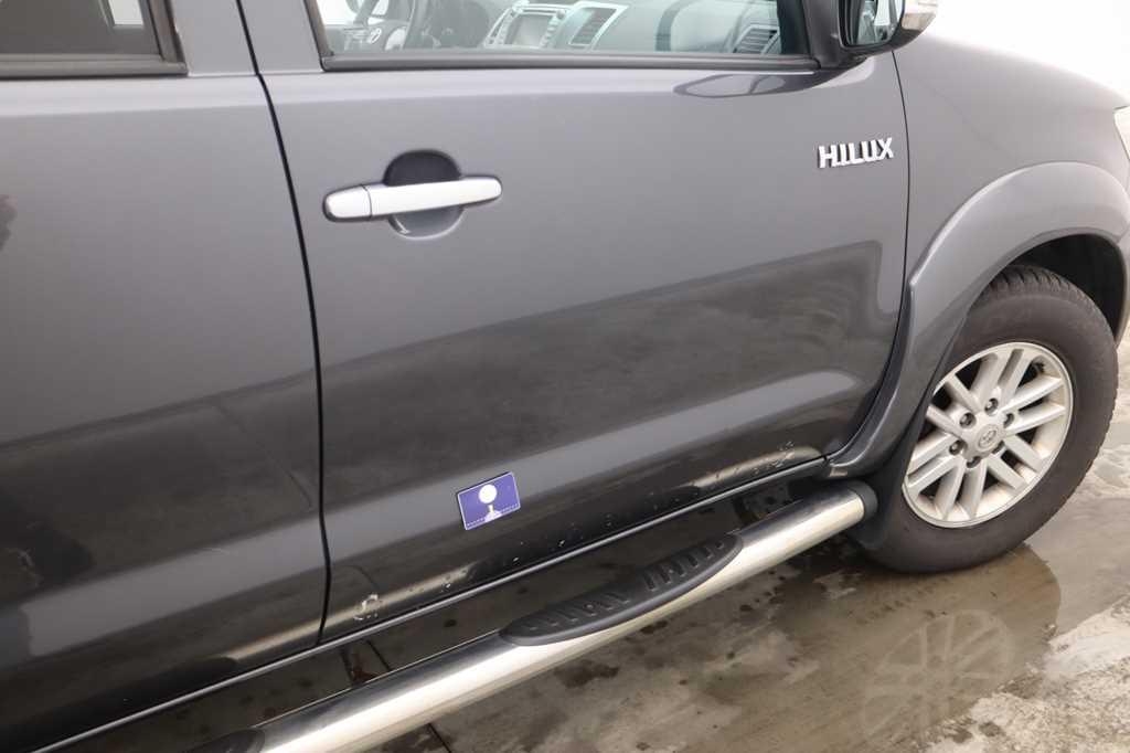 Toyota Hilux 2015 фото 36