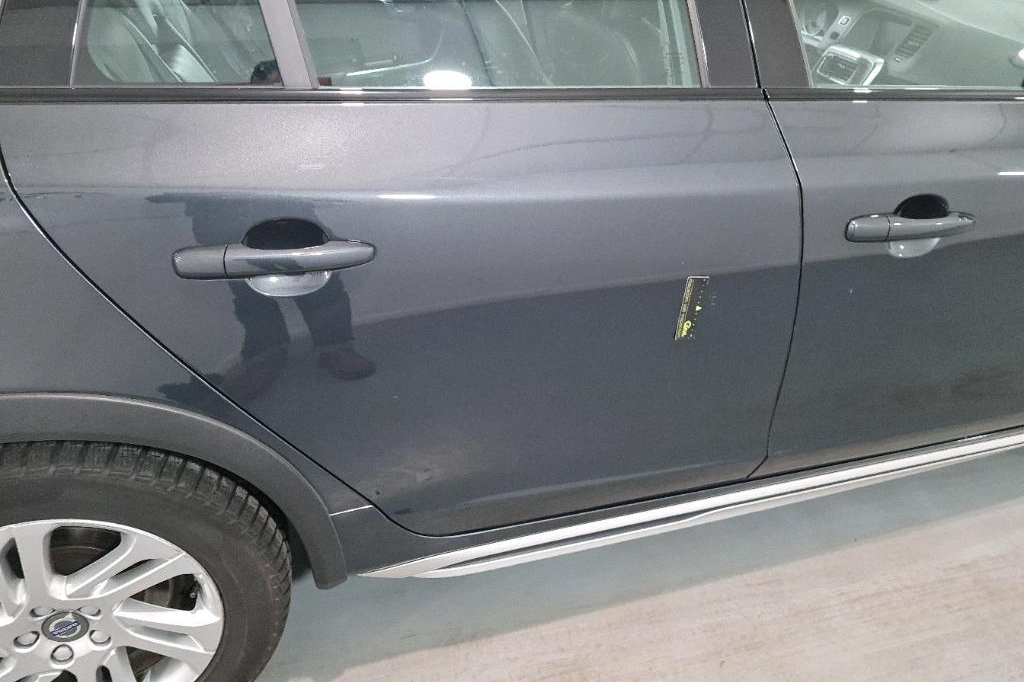 Volvo V60 Cross Country 2017 photo 10