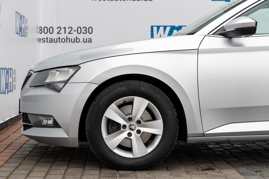 Skoda Superb 2016 фото 13