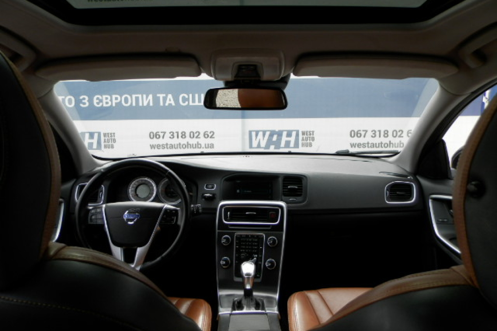 Volvo V60 2012 фото 15