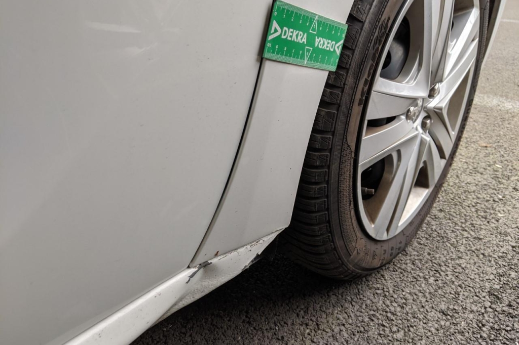 Peugeot 208 2019 фото 11