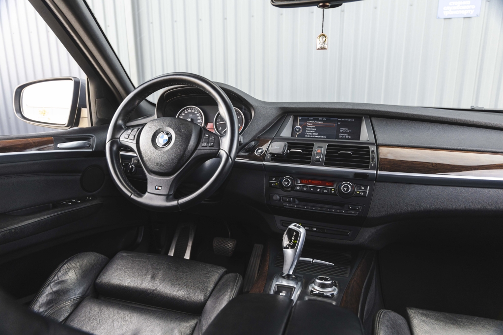 BMW X5 2010 фото BMW X5 2010 фото 29