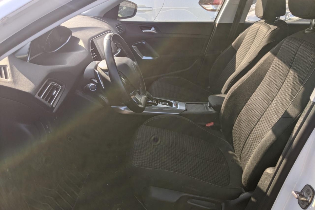 Peugeot 308 2018 photo 2