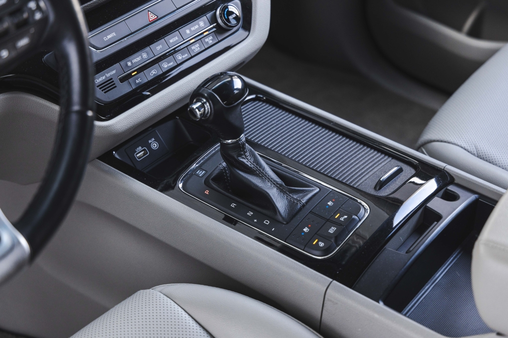 Kia Carnival 2015 фото 25