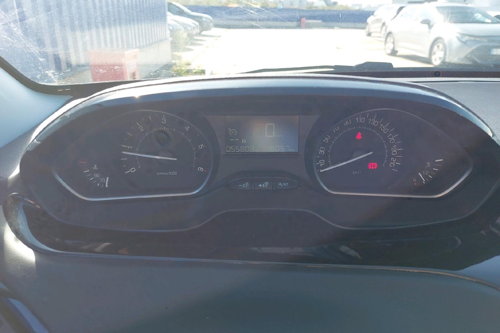 Peugeot 208 2017 фото 1