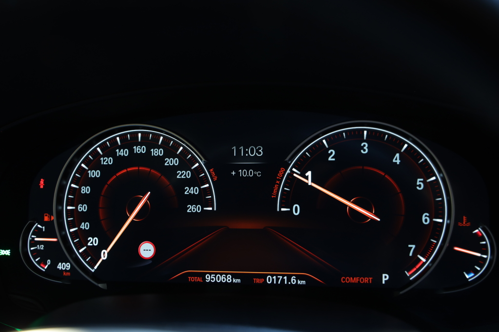 BMW 540 i xDrive 2017 фото 8