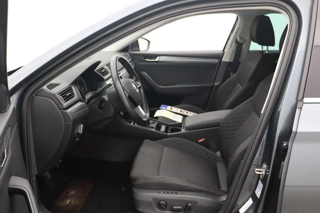 Skoda Superb Combi 2017 фото 2