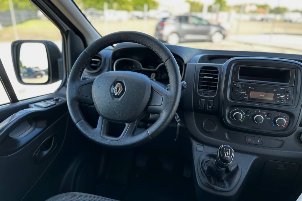 Renault Trafic 2020 фото Renault Trafic 2020 фото 16