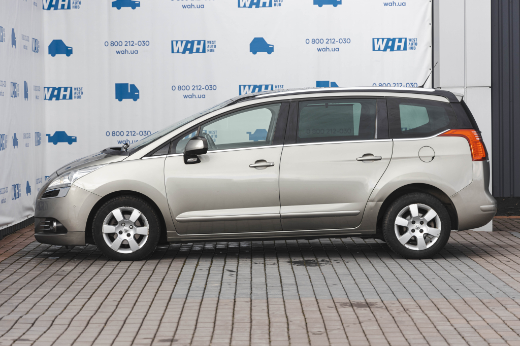 Peugeot 5008 2012 photo 12