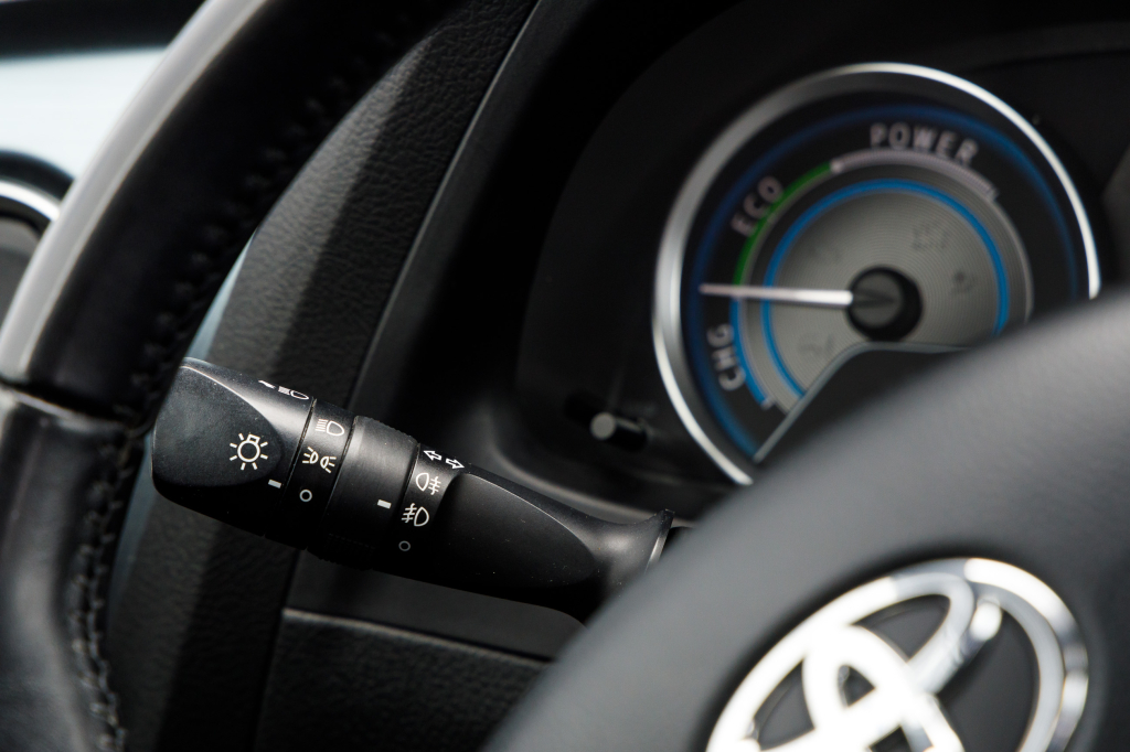 Toyota Auris Hybrid 2012 photo 19